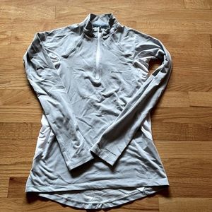 Nice 3/4 zip up pull over great for running outdoors